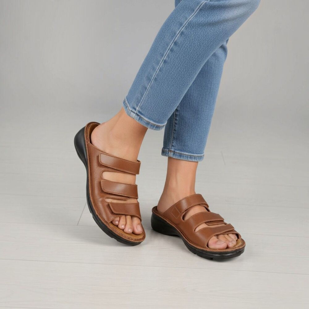 Naot Three Strap Slide Sandals Shoe Womens 9 Brown Leather Wedge Walk Comfort 40